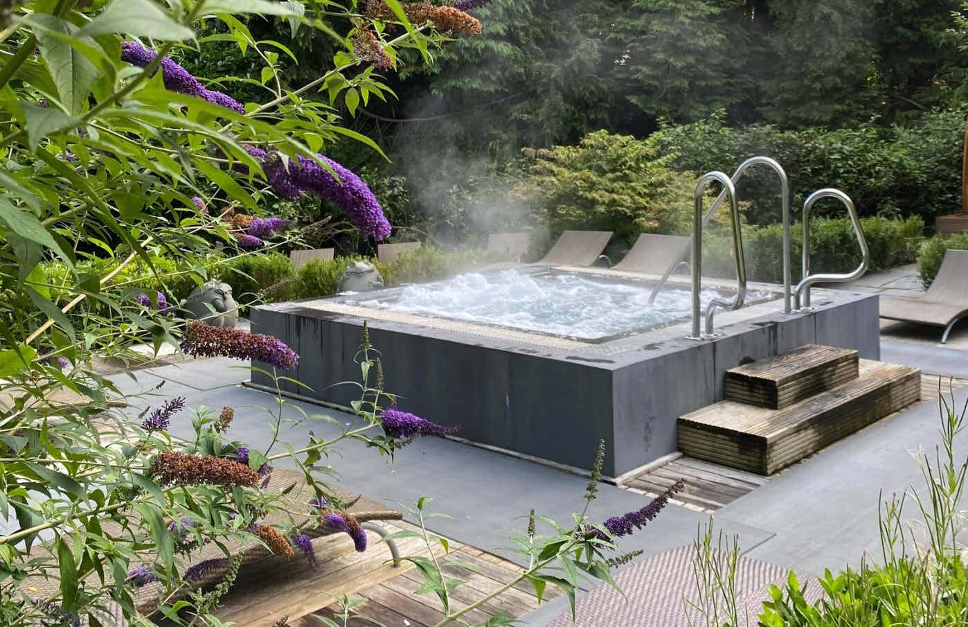 Alexander House Hotel